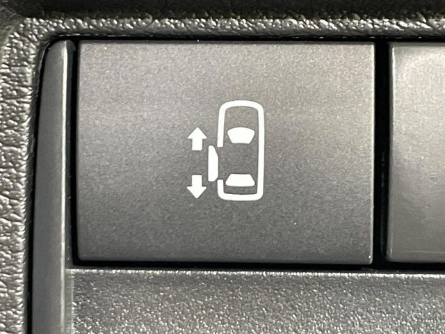 【パワースライドドア】スマートキーや運転席のスイッチでスライドドアの開閉が可能♪電動だから力を入れてドアを開ける必要が無く、小さいお子様でも、重い荷物を持っている時もラクに開け閉めできます♪