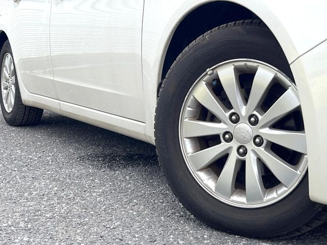 �y�����A���~�z�C�[���z�O�ςɃ}�b�`���������A���~�z�C�[���𑕒����Ă���܂��B�e��ЊO�A���~�z�C�[����A�X�^�b�h���X�^�C�����戵�����Ă���܂��B���񂲑��k����������