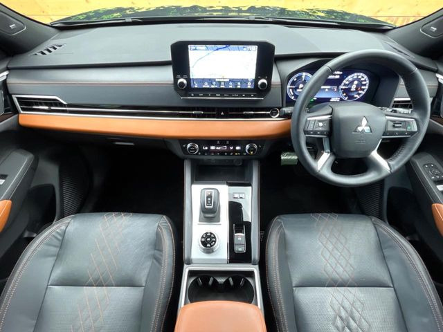 アウトランダーPHEV 2.4 P 4WD