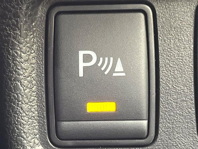 【コーナーセンサー】バンパーに付いたセンサーが障害物を検知!一定の距離に近づくとアラートで教えてくれます♪狭い駐車スペースや車庫入れ時も安心ですね☆
