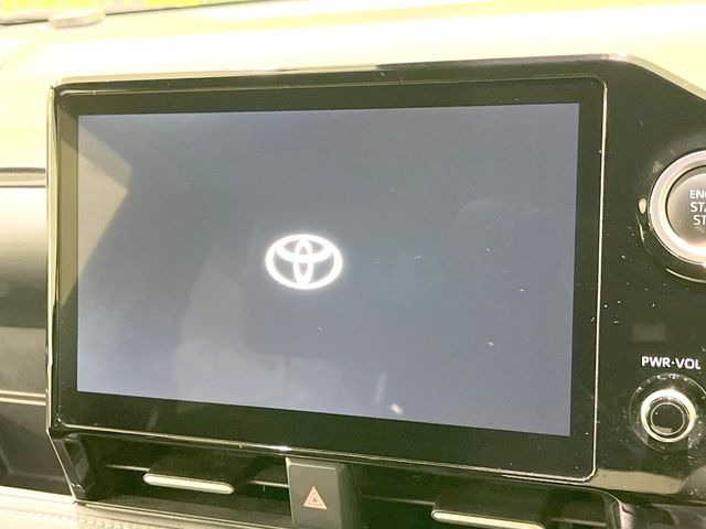【10.5インチナビ】高級感とインパクトのある大画面ナビを装備。各種オーディオ操作はもちろん、スマホ連携もできる利便性の高いナビです♪