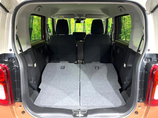 普段のお買い物や通勤、送迎等に十分な荷室スペースを確保しております。セカンドシートを倒すと、大きな荷物の積載も可能です♪