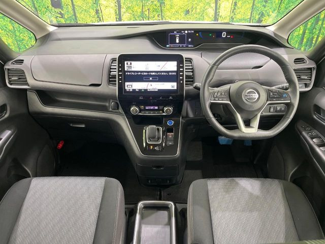 セレナ1.2 e-POWER ハイウェイスターV