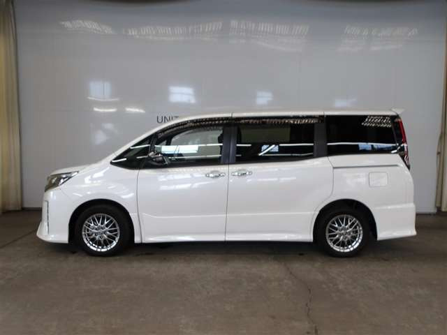 ノア1.8 ハイブリッド Si W×B II
