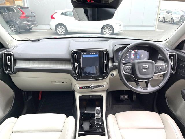 XC40リチャージ プラグイン ハイブリッド T5 インスクリプション