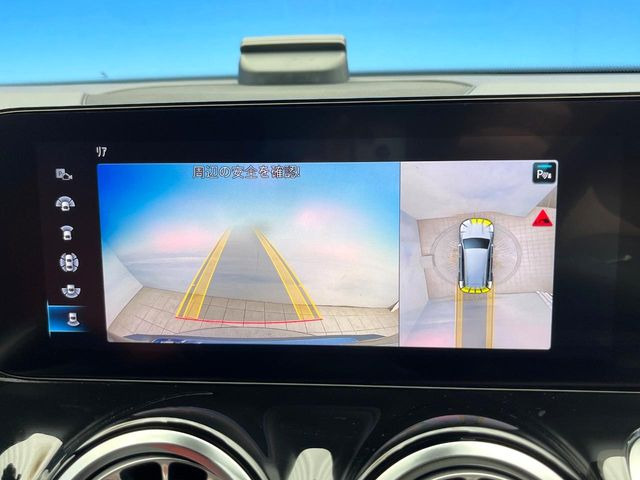 ���p�m���~�b�N�r���[���j�^�[:��p�̃J�����ɂ��A�ォ�猩���낵���悤�Ȏ��_��360�x�N���}�̎��͂��m�F���邱�Ƃ��ł��܂������p�������m�F���₷���A�����ꏊ�ł̐؂�Ԃ��⒓�Ԃ��X���[�Y�ɍs���܂��B