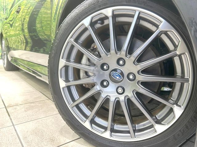 �y����18�C���`�A���~�z�C�[���z�O�ςɃ}�b�`���������A���~�z�C�[���𑕒����Ă���܂��B�e��ЊO�A���~�z�C�[����A�X�^�b�h���X�^�C�����戵�����Ă���܂��B���񂲑��k����������