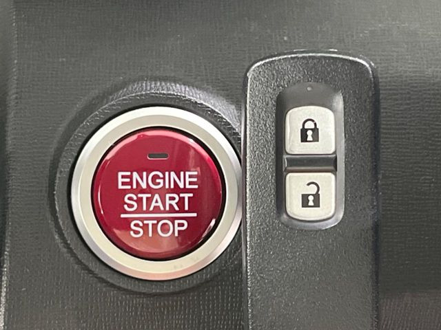 �yHonda�X�}�[�g�L�[�z�J�o����|�P�b�g�ɓ��ꂽ�܂܂ł��h�A�̎{���E�������\�ȃX�}�[�g�L�[�𑕔��B�G���W���̃I���E�I�t�����J�M�����o���K�v����������Ƃ��Ă��֗��ł���
