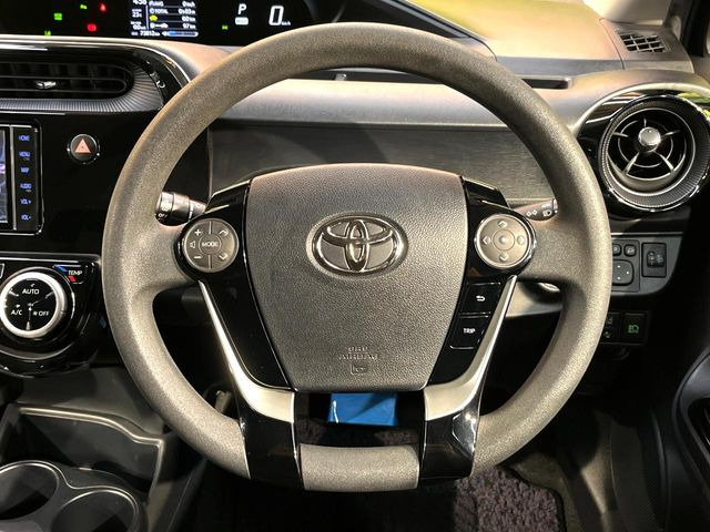 ステアリングも使用感が少なく、きれいな状態となっております♪