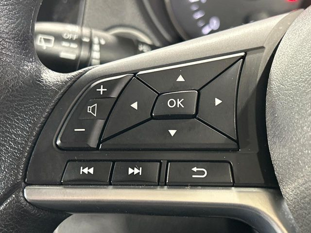 【ステアリングスイッチ】運転中、前方から目線をそらすことなく、オーディオ等の操作が可能な便利機能!安心&快適なドライブを演出してくれます♪