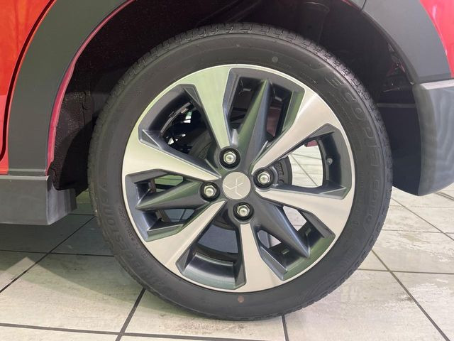 �y����15�C���`�A���~�z�C�[���z�O�ςɃ}�b�`���������A���~�z�C�[���𑕒����Ă���܂��B�e��ЊO�A���~�z�C�[����A�X�^�b�h���X�^�C�����戵�����Ă���܂��B���񂲑��k����������