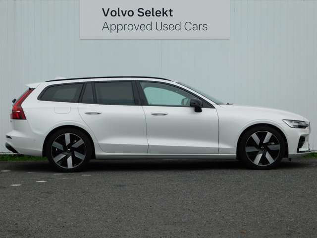 V60ウルトラ T6  AWD プラグインハイブリッド 4WD