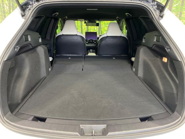 後席を格納すると、これだけの広さが!シーンに合わせたシートアレンジで、大きな荷物も積むことが出来ます♪