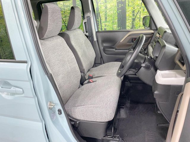 運転席シート廻りは使用感も少なく、良好な状態となっています。丁寧に使われていたことがよくわかりますね。