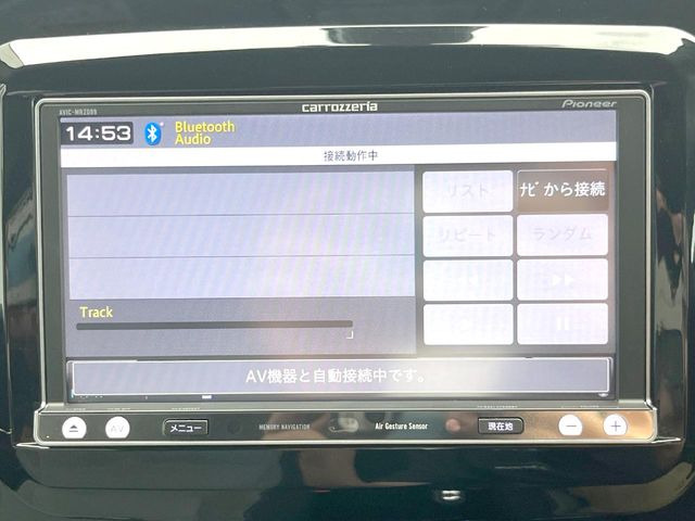 ��Bluetooth:���莝���̃X�}�[�g�t�H���ȂǂƐڑ����A�n���Y�t���[�ʘb��Տꊴ����~���[�W�b�N�Đ������y���݂��������܂��B�����ڑ��ł��̂Ŕς킵��������܂����
