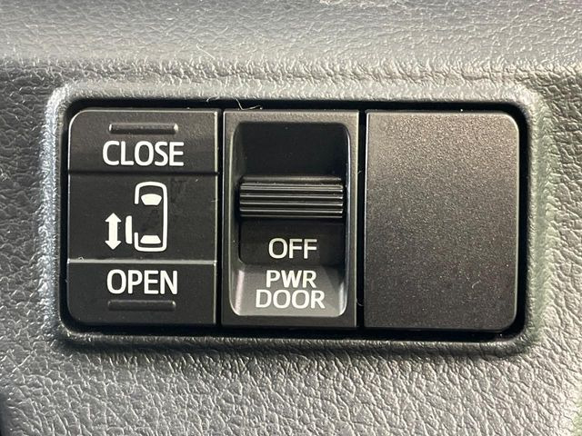 【パワースライドドア】スマートキーや運転席のスイッチでスライドドアの開閉が可能♪電動だから力を入れてドアを開ける必要が無く、小さいお子様でも、重い荷物を持っている時もラクに開け閉めできます♪