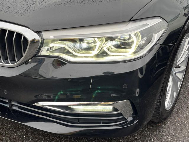 ●LEDヘッドライト:夜間走行時も良好な視界を確保し安心して運転できる高輝度LEDヘッドライトを装備!点灯速度が早く、消費電力も抑えられています。