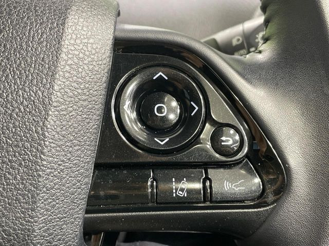 【トヨタセーフティセンス】走行中に前方の車両等を認識し、衝突しそうな時は警報とブレーキで衝突回避と被害軽減をアシスト。より安全にドライブをお楽しみいただけます。