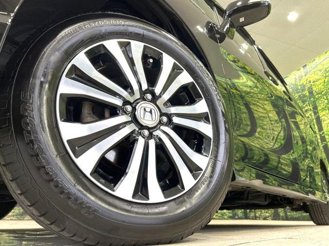 �y����15�C���`�A���~�z�C�[���z�O�ςɃ}�b�`���������A���~�z�C�[���𑕒����Ă���܂��B�e��ЊO�A���~�z�C�[����A�X�^�b�h���X�^�C�����戵�����Ă���܂��B���񂲑��k����