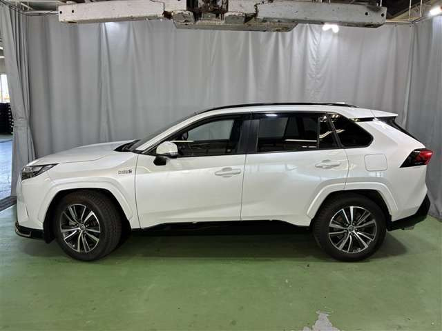 RAV42.5 プラグインハイブリッド Z E-Four 4WD