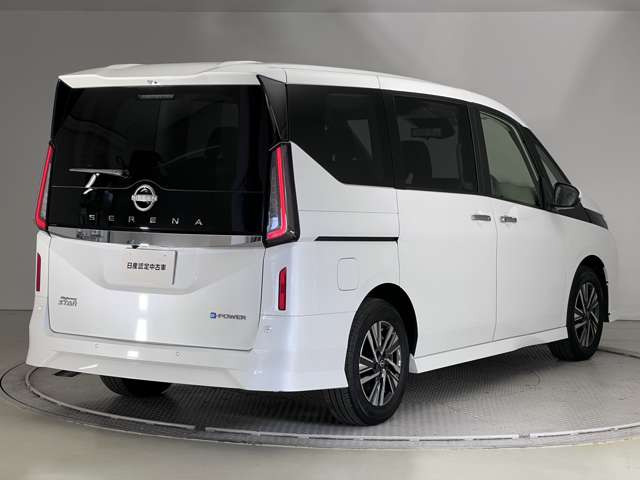 セレナ1.4 e-POWER ハイウェイスターV