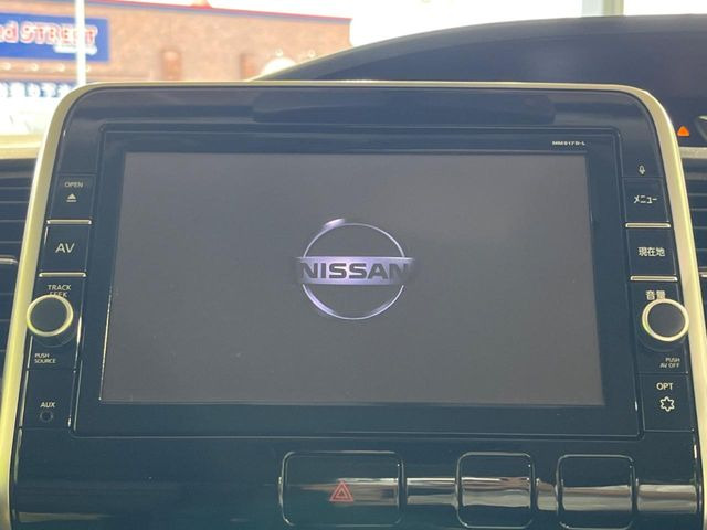 【純正9型ナビ】人気の純正ナビを装備。オーディオ機能も充実しており、Bluetooth接続すればお持ちのスマホやMP3プレイヤーの音楽を再生可能!毎日の運転がさらに楽しくなります!