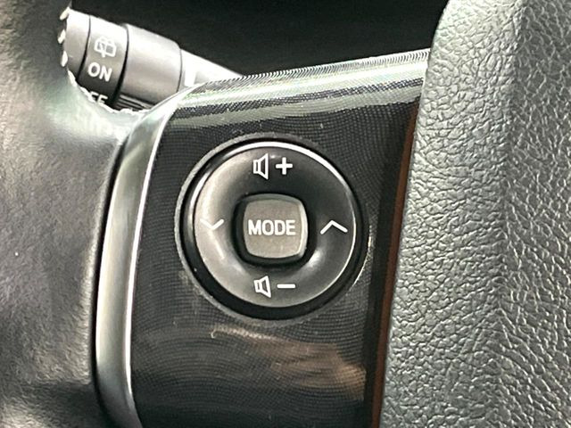 【ステアリングスイッチ】運転中、前方から目線をそらすことなく、オーディオ等の操作が可能な便利機能!安心&快適なドライブを演出してくれます♪