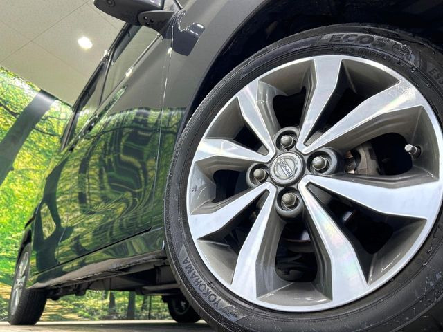 �y����15�C���`�A���~�z�C�[���z�O�ςɃ}�b�`���������A���~�z�C�[���𑕒����Ă���܂��B�e��ЊO�A���~�z�C�[����A�X�^�b�h���X�^�C�����戵�����Ă���܂��B���񂲑��k����������