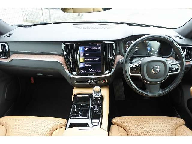 V60リチャージ PHEV T6 AWD インスクリプション 4WD