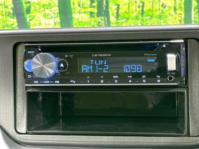 お好きな音楽を車内でお楽しみいただけます♪スピーカー交換・ウーハー追加などの音質向上や、最新ナビ・後席モニター等の取り付けも是非ご相談ください!