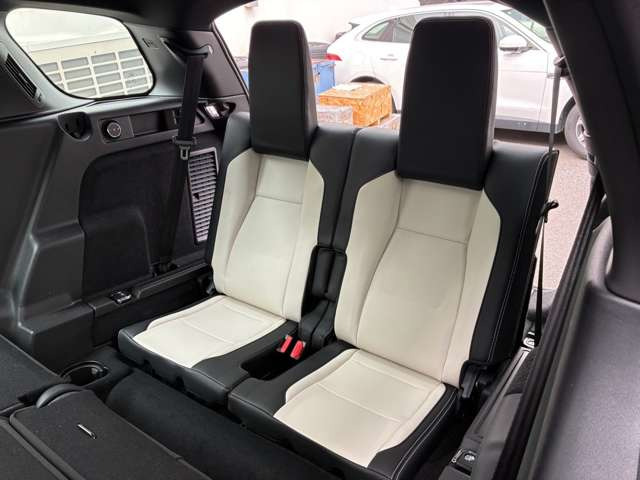 ディスカバリースポーツダイナミック SE 2.0L D200 5+2シート ディーゼル 4WD