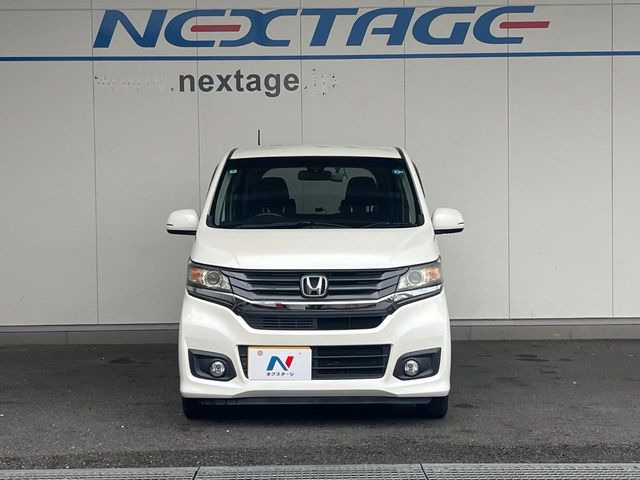 弊社では、全車『修復歴なし』のお車のみ取り扱っております。専任バイヤーによる厳選した仕入れの後、入庫後の車両チェックを行い、ネクステージが認定した高品質な中古車をご提供しております。