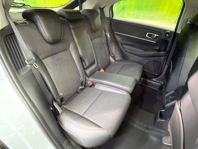 高品質なオリジナルフロアマットもオプションにてご用意しております。お好きなデザインやカラーをお車に合わせて選んでいただくことができます♪