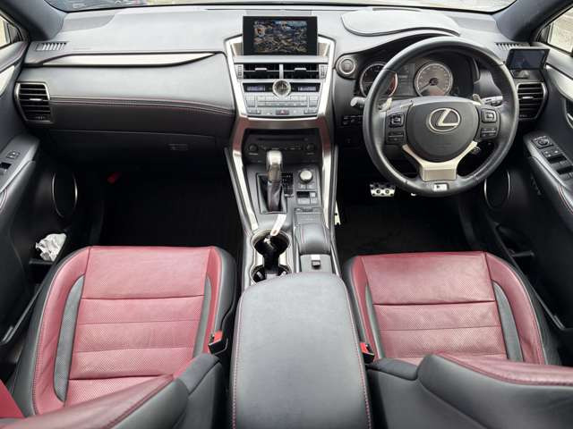 NX200t Fスポーツ 4WD
