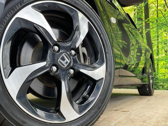 �y����15�C���`�A���~�z�C�[���z�O�ςɃ}�b�`���������A���~�z�C�[���𑕒����Ă���܂��B�e��ЊO�A���~�z�C�[����A�X�^�b�h���X�^�C�����戵�����Ă���܂��B���񂲑��k����������