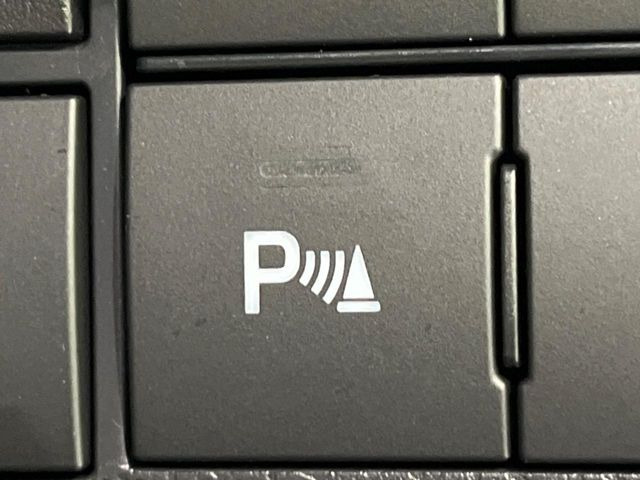 【クリアランスソナー】バンパーに付いたセンサーが障害物を検知!一定の距離に近づくとアラートで教えてくれます♪狭い駐車スペースや車庫入れ時も安心ですね☆