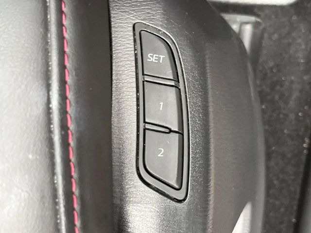 【メモリー機能付きパワーシート】ドライバーごとに設定したシート位置を記憶して、ボタン一つで切り替えできる便利な機能!運転する方が複数名いらっしゃるご家庭におすすめです♪