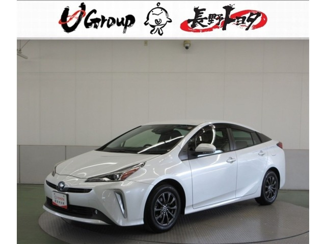プリウス1.8 S セーフティ プラスII E-Four 4WD