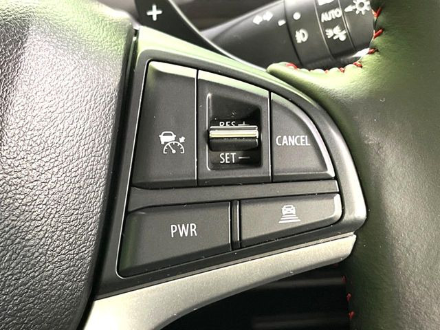 【アダプティブクルーズコントロール】高速道路での長距離走行が楽に!!自動で速度を保つクルーズコントロールが、衝突軽減システムと連携し、前方の車両を感知して車間を保つように速度調節してくれます!!