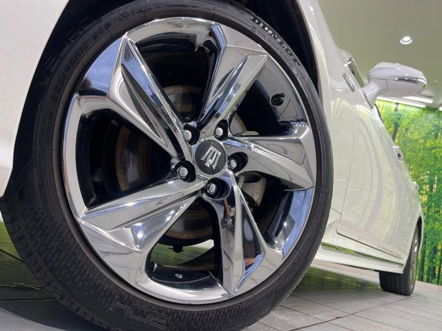 �y����18�C���`�A���~�z�C�[���z�O�ςɃ}�b�`���������A���~�z�C�[���𑕒����Ă���܂��B�e��ЊO�A���~�z�C�[����A�X�^�b�h���X�^�C�����戵�����Ă���܂��B���񂲑��k����������