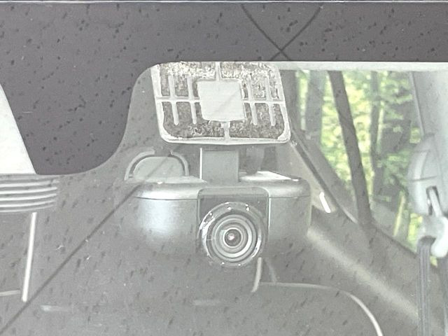 【ドライブレコーダー】ドライブレコーダー装備!走行中はもちろん、あおり運転や事故に遭遇した際、映像で記録し、万一のリスクに備えます。※記録用SDカードはお客様ご自身でご準備いただく必要があります。