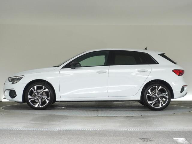 A3スポーツバック30 TFSI シグネチャーエディション
