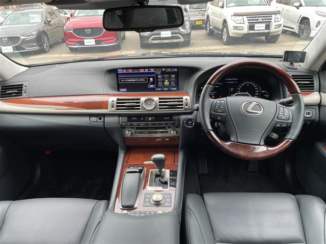 LS600hL エグゼクティブパッケージ 4WD