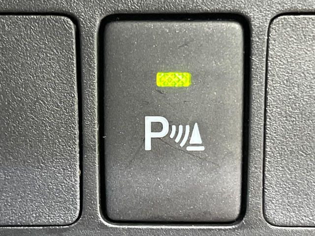 【コーナーセンサー】バンパーに付いたセンサーが障害物を検知!一定の距離に近づくとアラートで教えてくれます♪狭い駐車スペースや車庫入れ時も安心ですね☆