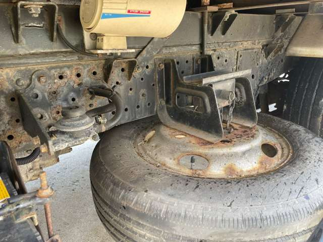タイタン3.0 フルワイドロー 4WD