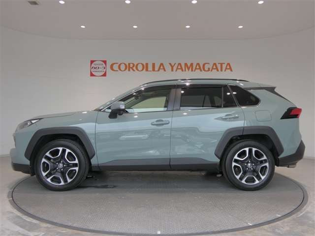 RAV42.0 アドベンチャー 4WD