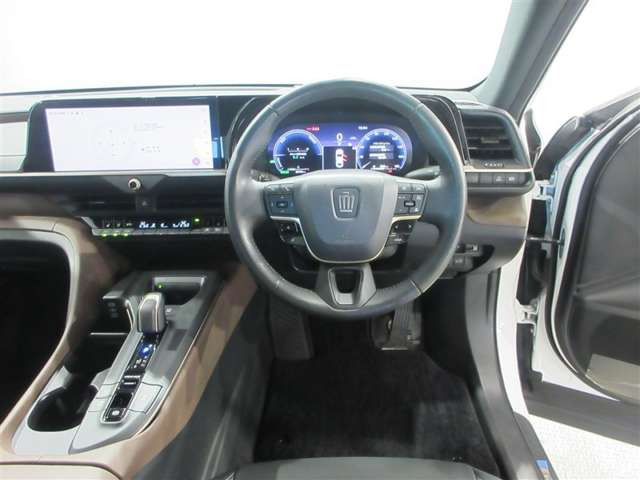 クラウンクロスオーバー2.5 G アドバンスト レザー パッケージ E-Four 4WD