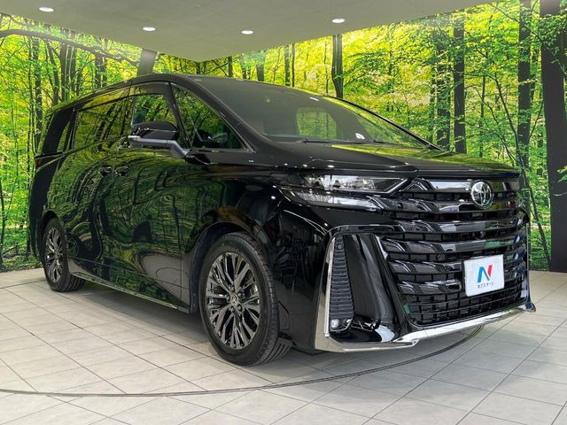 高透明度のガラス皮膜で撥水はもちろん、上質なツヤ・光沢を実現。紫外線や酸性雨から大切な愛車を保護し、色あせ・劣化を防止。「弾スプラッシュコート」、「弾プリミッサコート」からお選びいただけます。