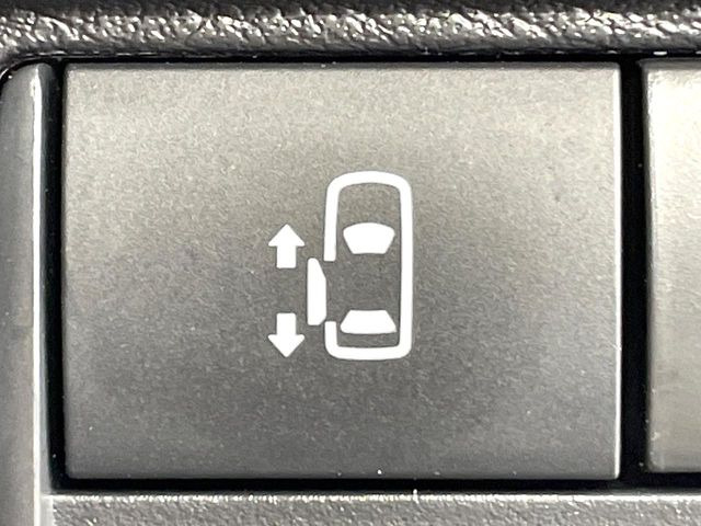 【パワースライドドア】スマートキーや運転席のスイッチでスライドドアの開閉が可能♪電動だから力を入れてドアを開ける必要が無く、小さいお子様でも、重い荷物を持っている時もラクに開け閉めできます♪