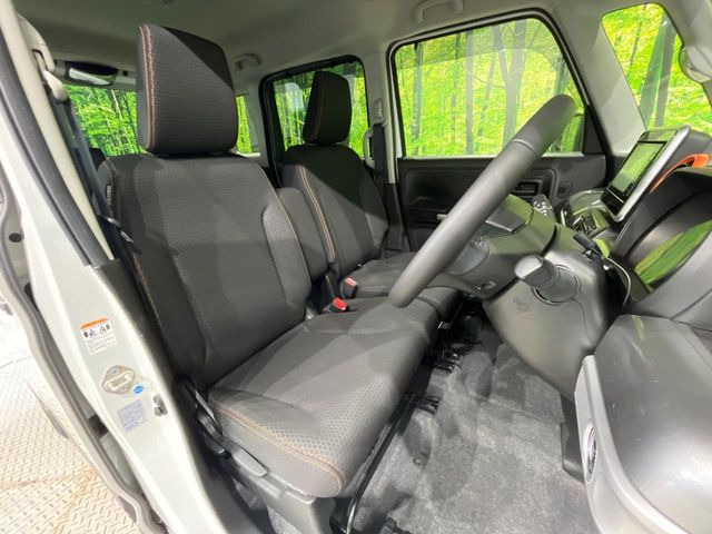 運転席シート廻りは使用感も少なく、良好な状態となっています。丁寧に使われていたことがよくわかりますね。